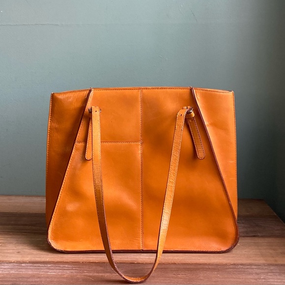 Hobo International Leather Tote Bag - Picture 2 of 8